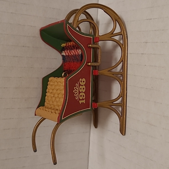 Set of 9 Vintage 1986 Hallmark Keepsake Christmas Ornaments - Picture 13 of 14